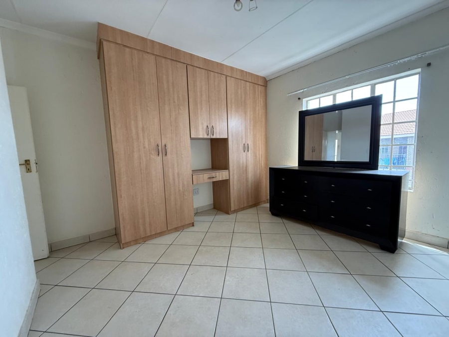2 Bedroom Property for Sale in Waterval East North West